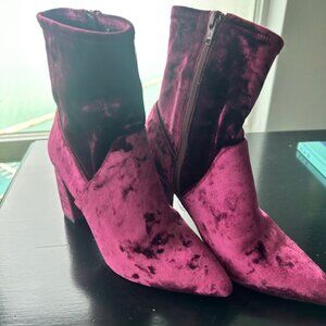 Gorgeous Velvet Boots by Aerosoles Deep Magenta Size 8